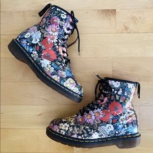 90s Vintage Dr. Martens Floral Boots Size 8 US